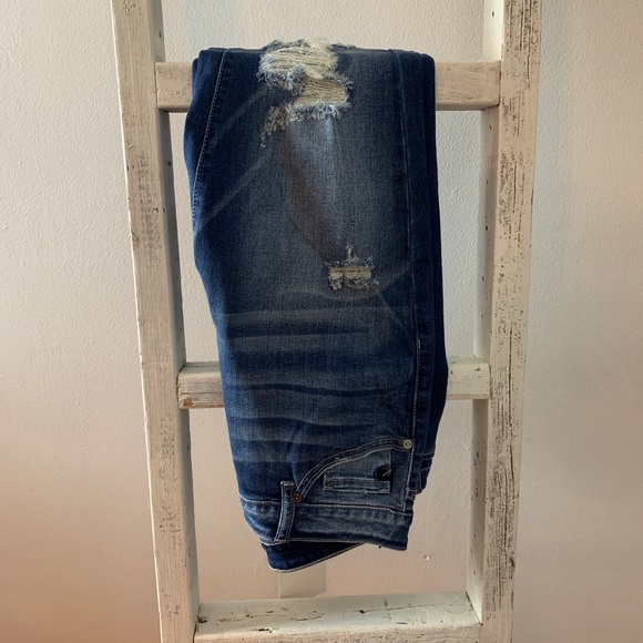 Med Rise Medium Wash Distressed Jeans - Picture 3 of 8